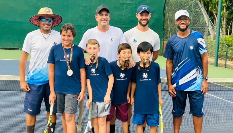 Tênis: Equipe 10M é campeã no Campeonato Interclubes 